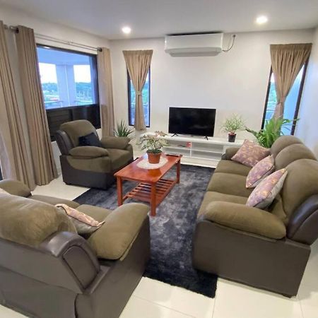 Lovely 4-Bedroom Holiday Home With Free Parking. Lautoka Esterno foto