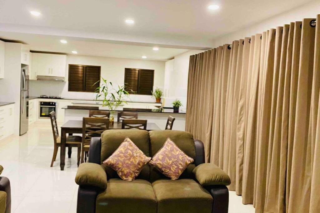 Lovely 4-Bedroom Holiday Home With Free Parking. Lautoka Esterno foto