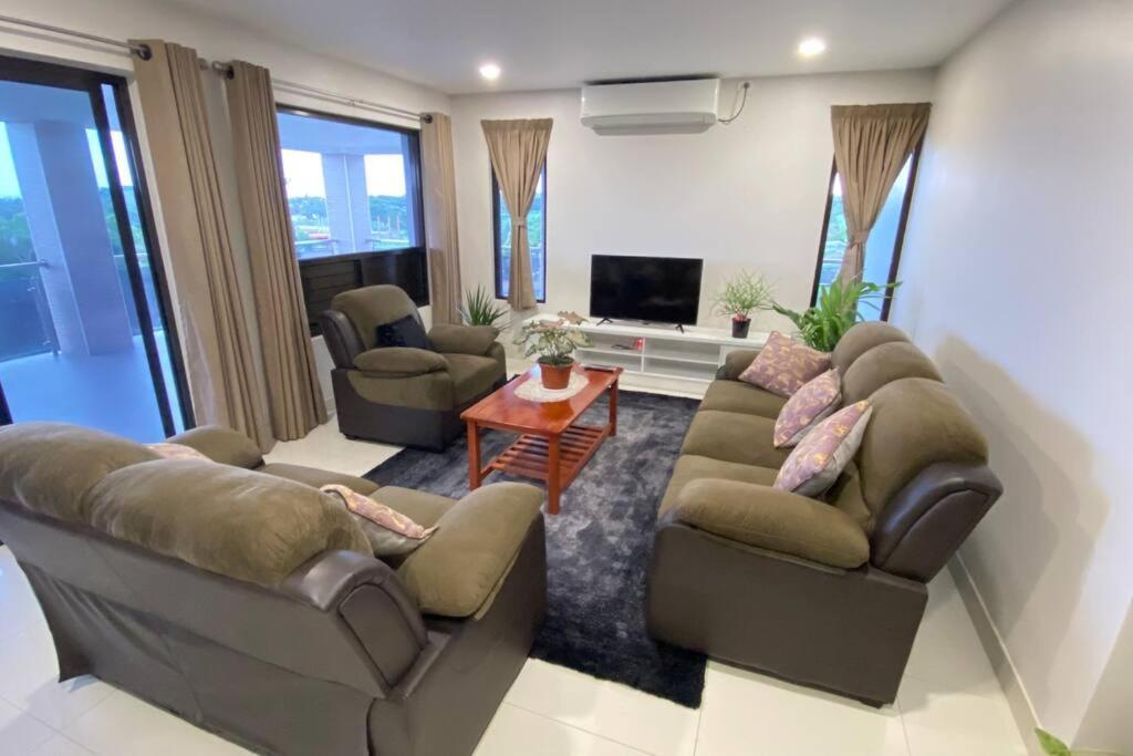 Lovely 4-Bedroom Holiday Home With Free Parking. Lautoka Esterno foto