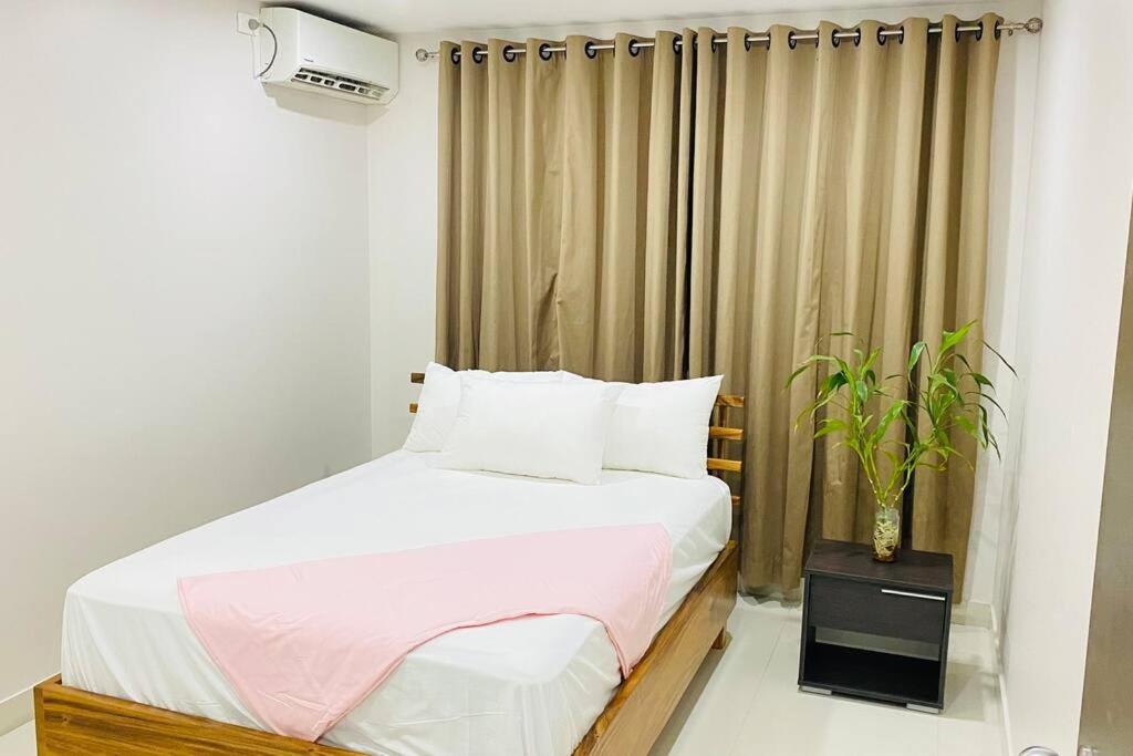 Lovely 4-Bedroom Holiday Home With Free Parking. Lautoka Esterno foto