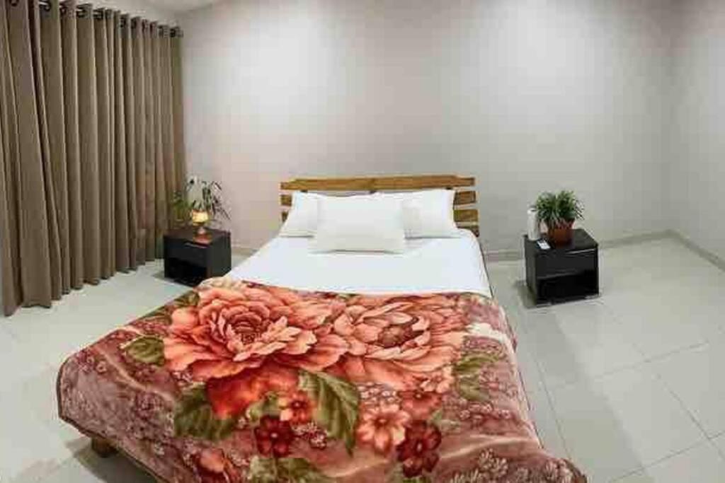 Lovely 4-Bedroom Holiday Home With Free Parking. Lautoka Esterno foto